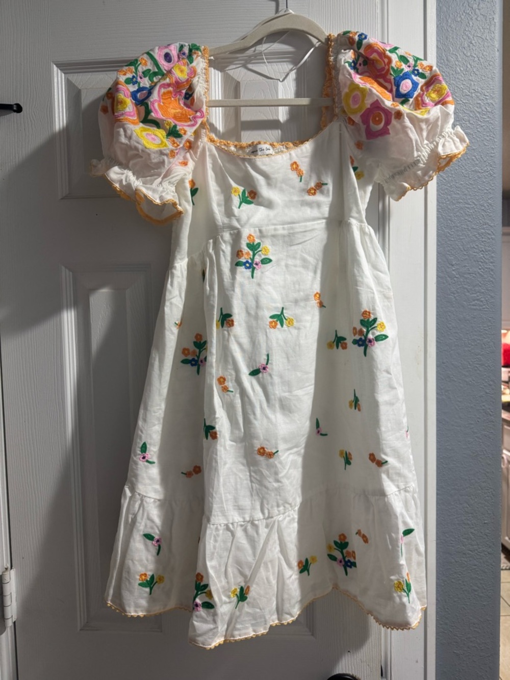 Jacquie the label White Floral Embroidered Puff Sleeve Dress